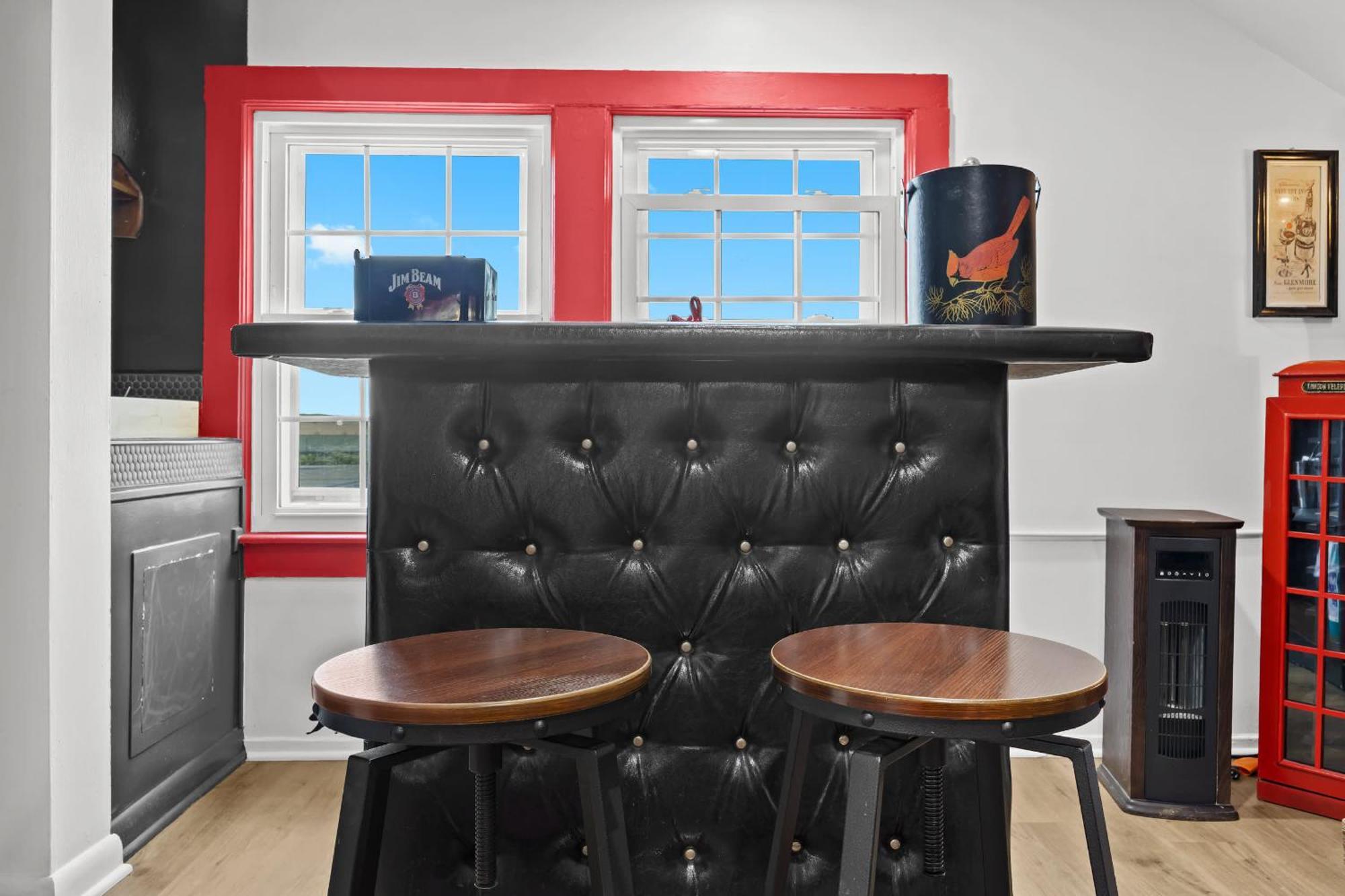 5 Spacious Units Close To Downtown & Expo Center Apartment