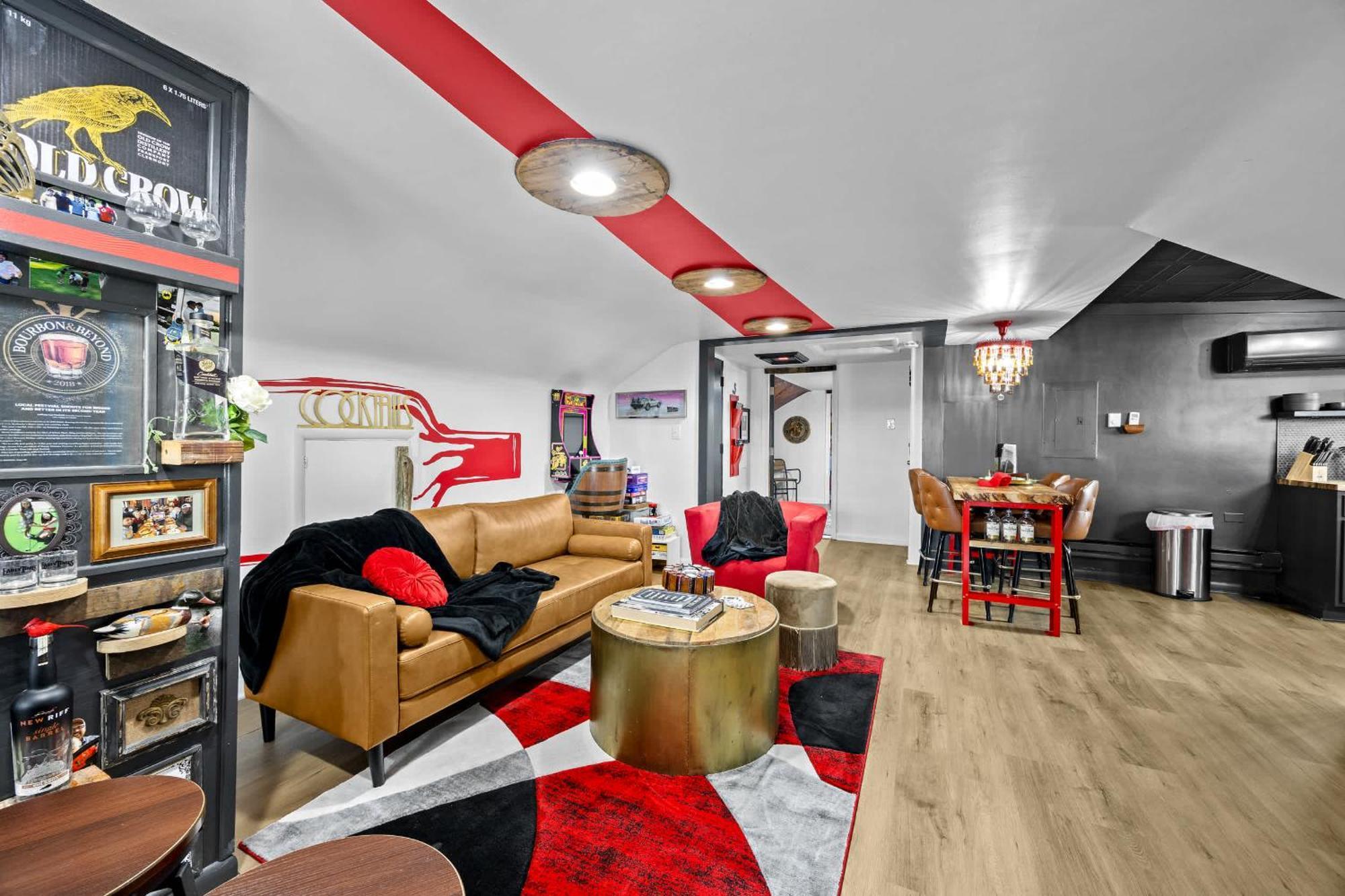 5 Spacious Units Close To Downtown & Expo Center Apartment Louisville