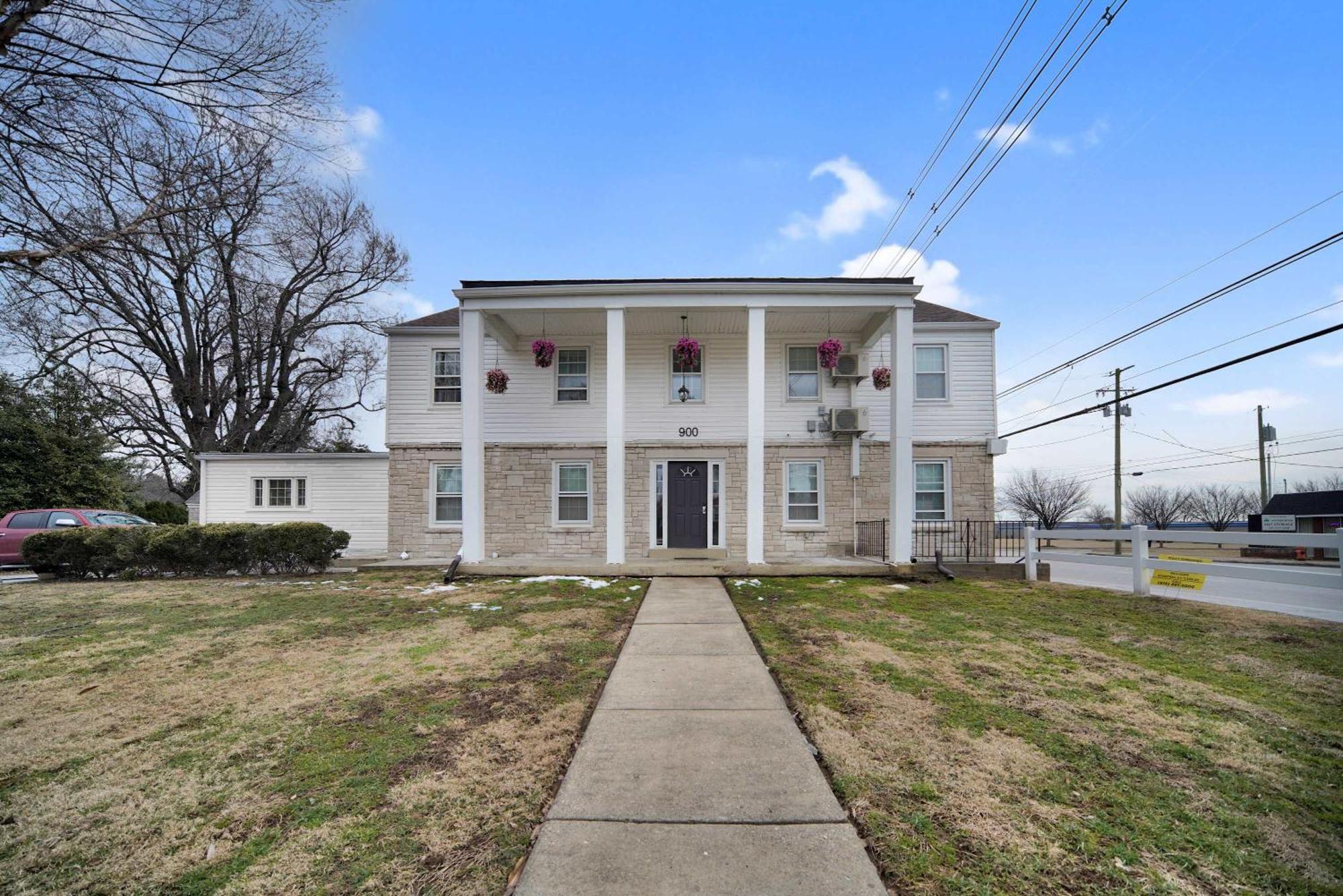 5 Spacious Units Close To Downtown & Expo Center Louisville