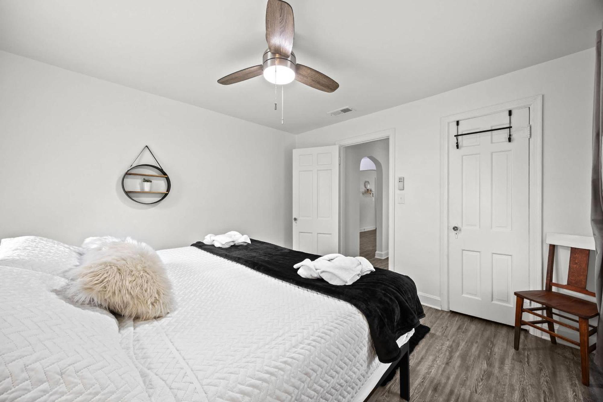 5 Spacious Units Close To Downtown & Expo Center